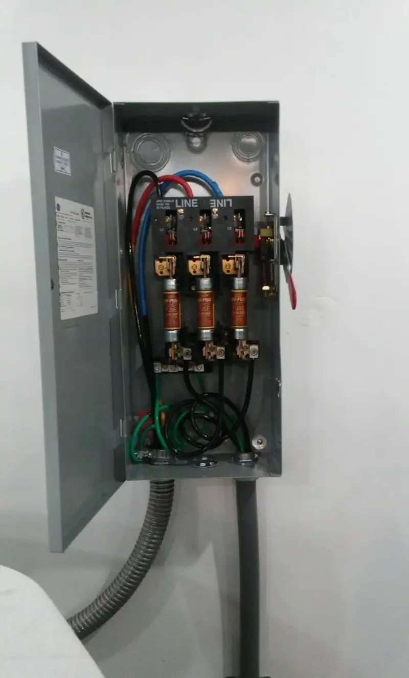 Three-phase disconnect switch installed for Smoke Detector Installation in McKees Rocks